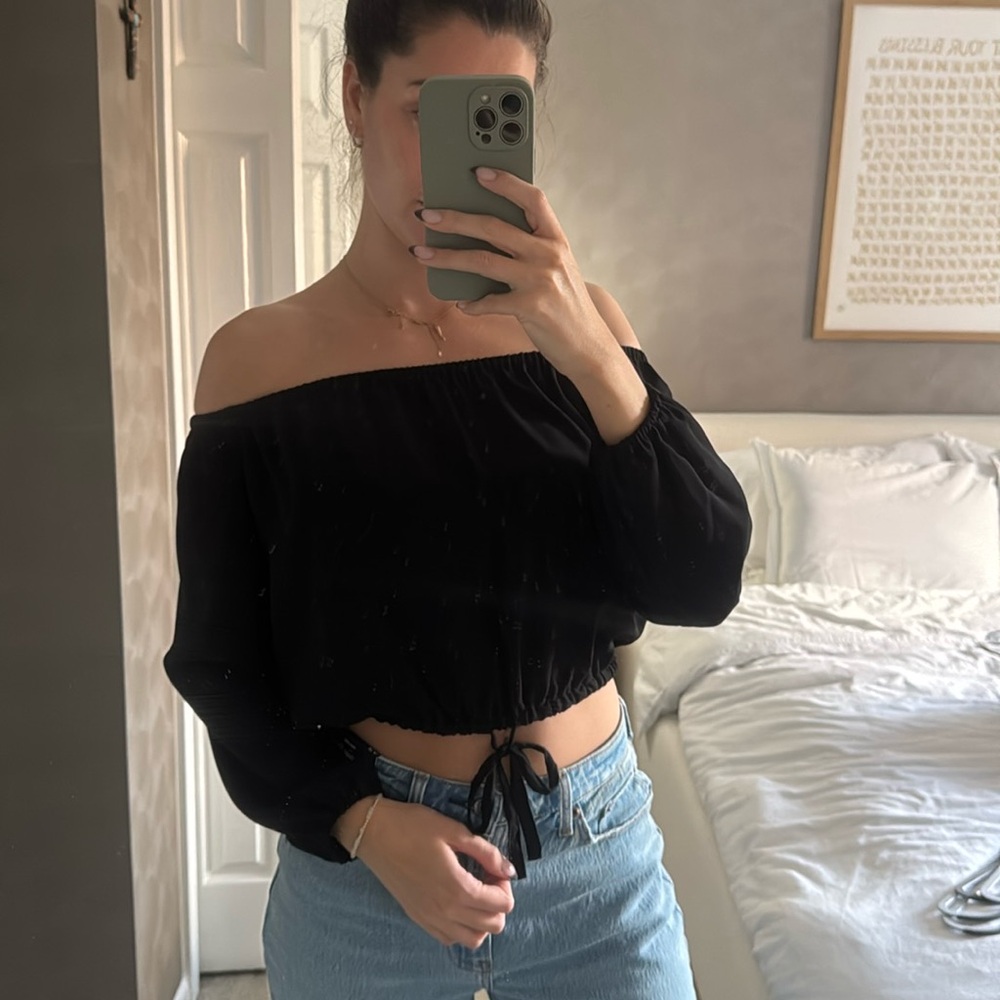 ARITZIA Off the Shoulder Top